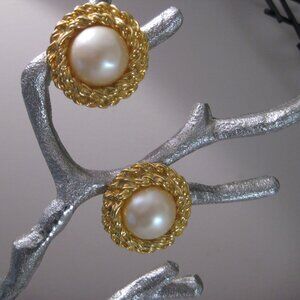 Vintage Joan Rivers Faux Pearl Gold Tone Rope Design Clip on Earrings